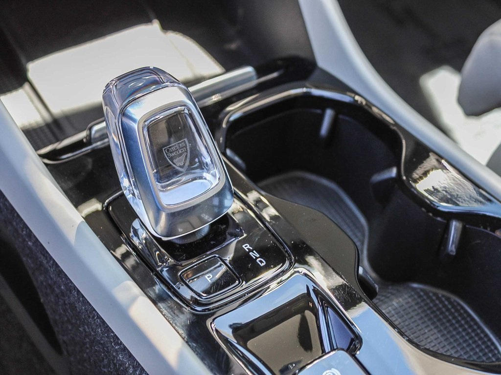 2023 Volvo XC40 Plus photo 23