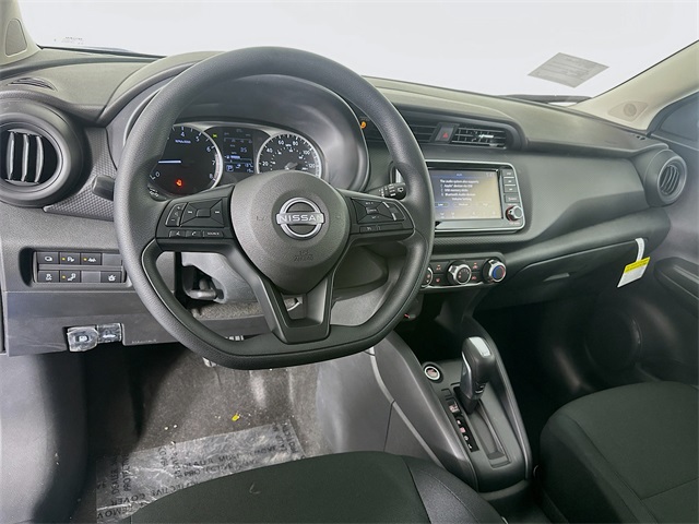 2025 Nissan Kicks Play S photo 10