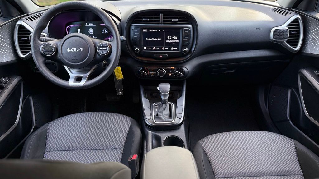 2024 Kia Soul LX photo 14