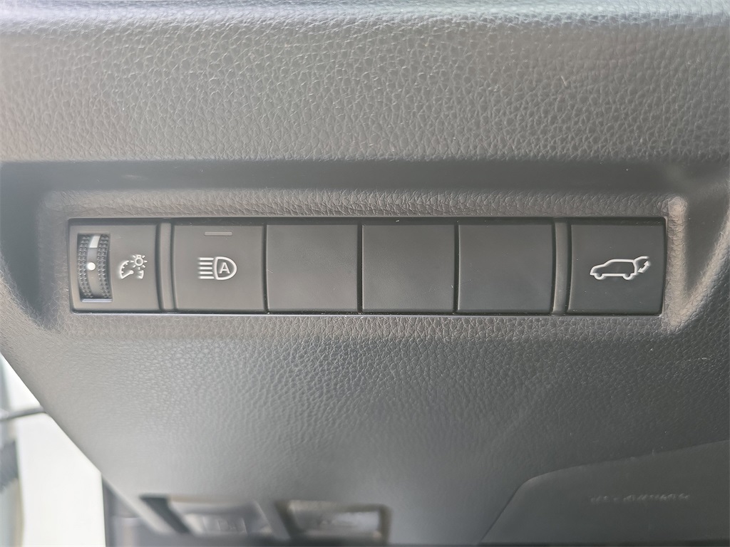 2019 Toyota RAV4 XLE Premium photo 24
