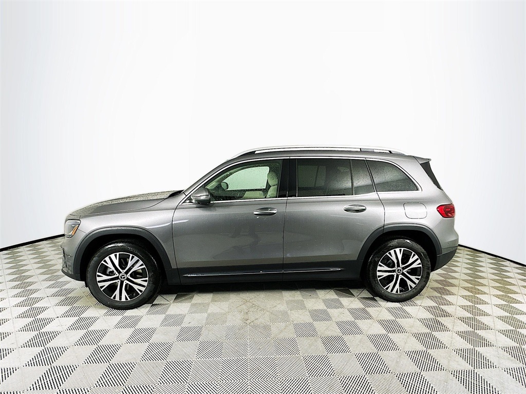 2026 Mercedes Benz GLB 250 photo 4