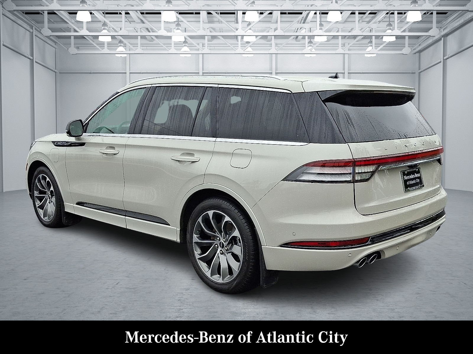 2023 Lincoln Aviator Grand Touring photo 4