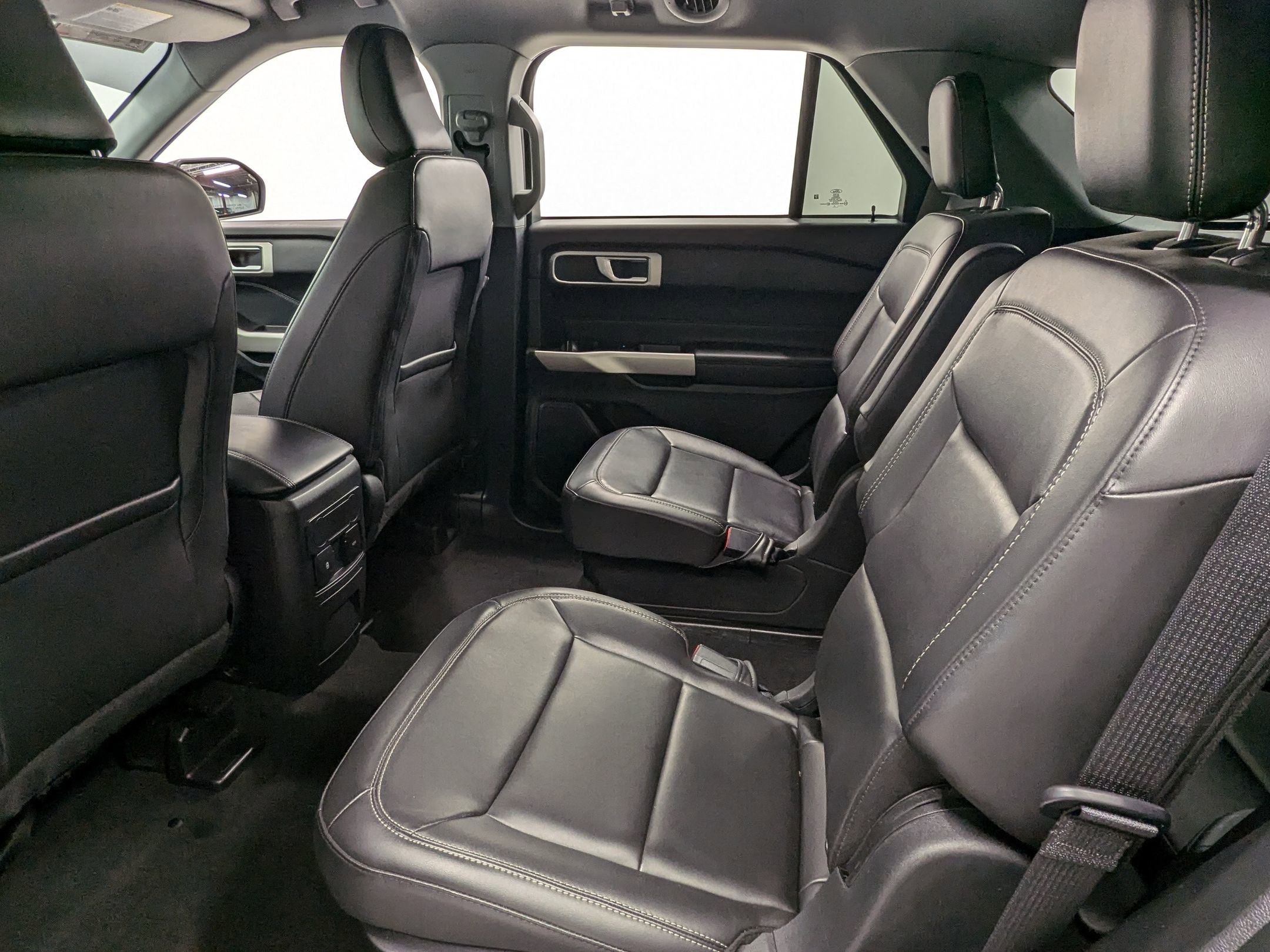 2022 Ford Explorer XLT photo 17
