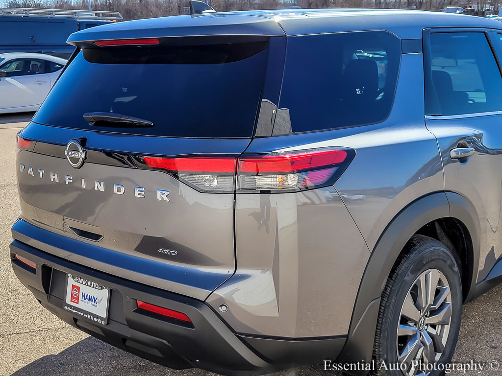 2025 Nissan Pathfinder S photo 6