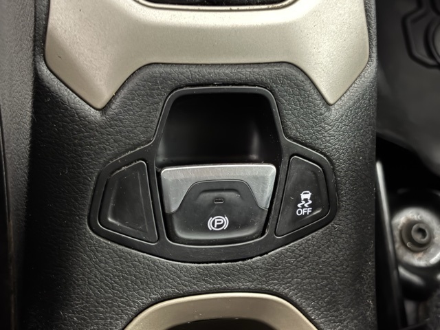 2015 Jeep Renegade Latitude North Edition photo 19