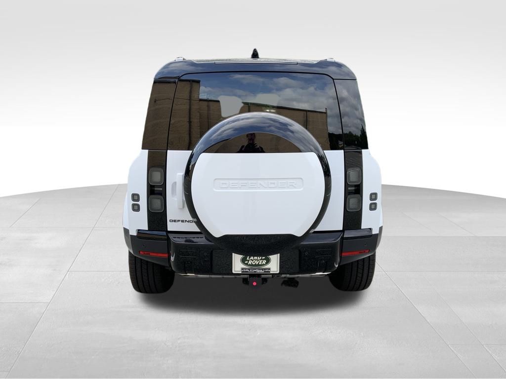 2026 Land Rover Defender 110 S photo 7