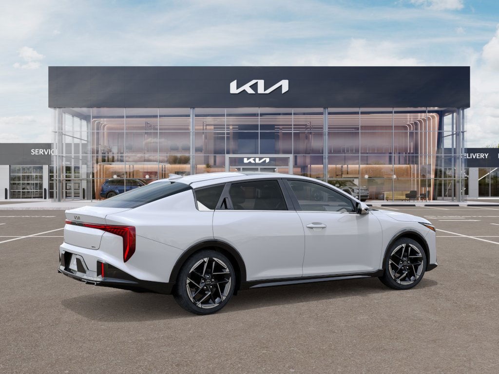2025 Kia K4 GT-Line photo 6