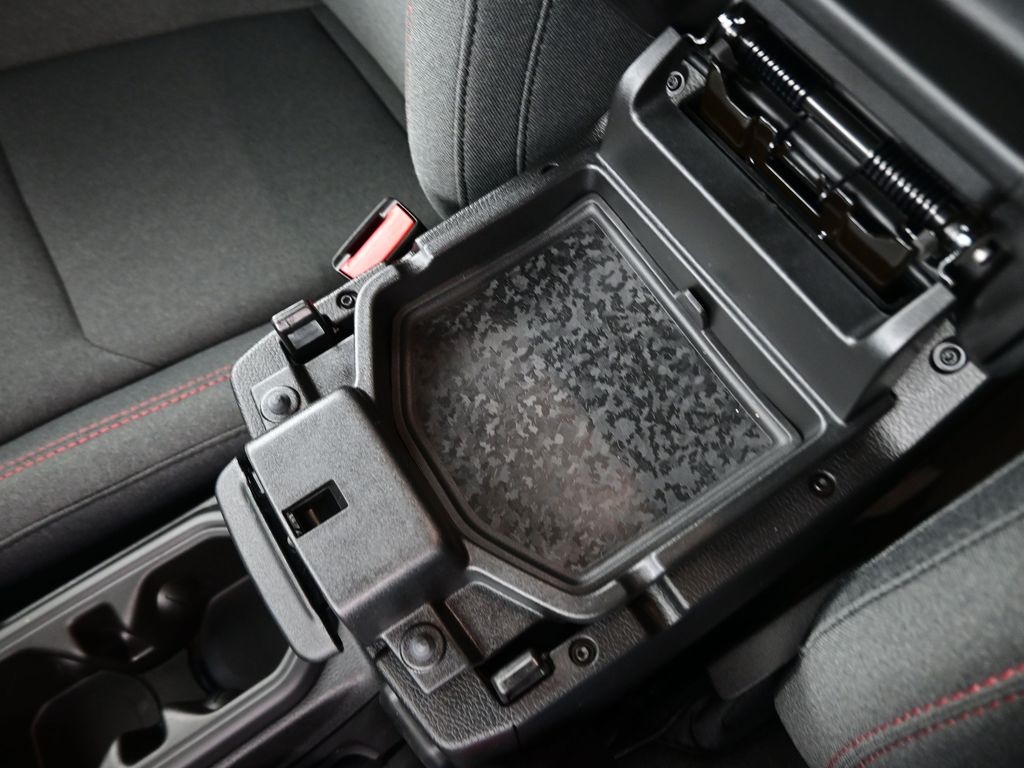 2025 Jeep Wrangler Rubicon photo 3