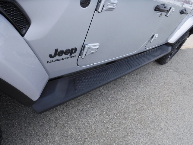 2022 Jeep Gladiator Willys photo 6