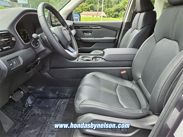 2025 Honda Pilot Touring photo 5