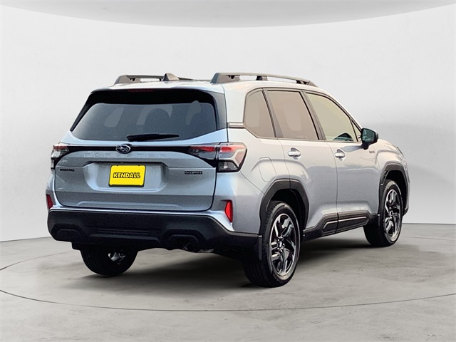 2025 Subaru Forester Premium photo 4