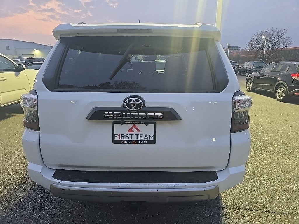 2023 Toyota 4Runner TRD Off-Road photo 3