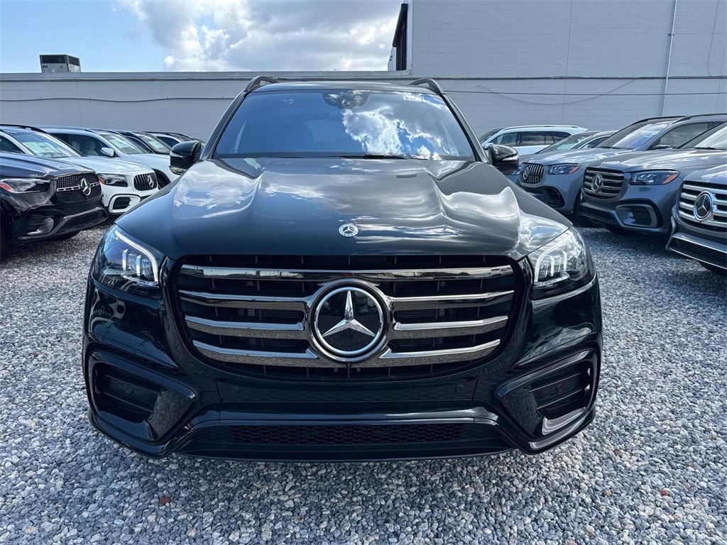 2026 Mercedes Benz GLS 580 4MATIC photo 2