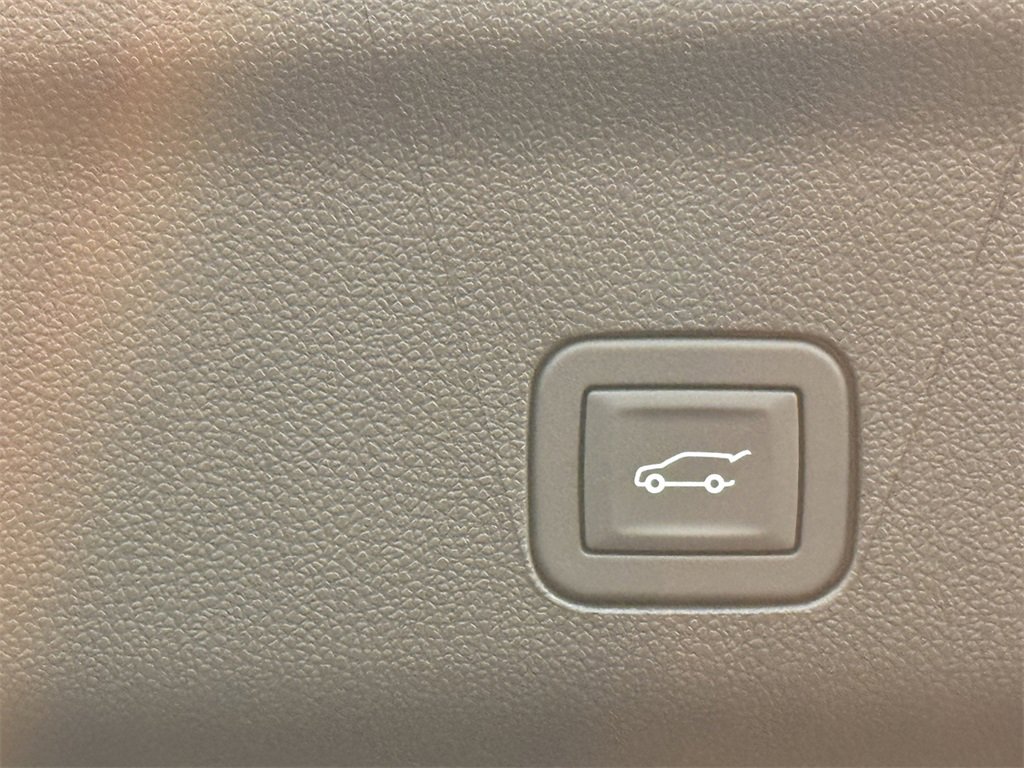 2026 GMC YUKON XL - Image 35