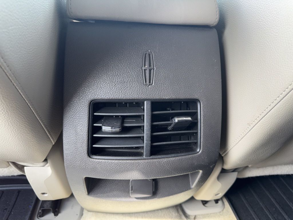 2013 Lincoln MKX Base photo 4