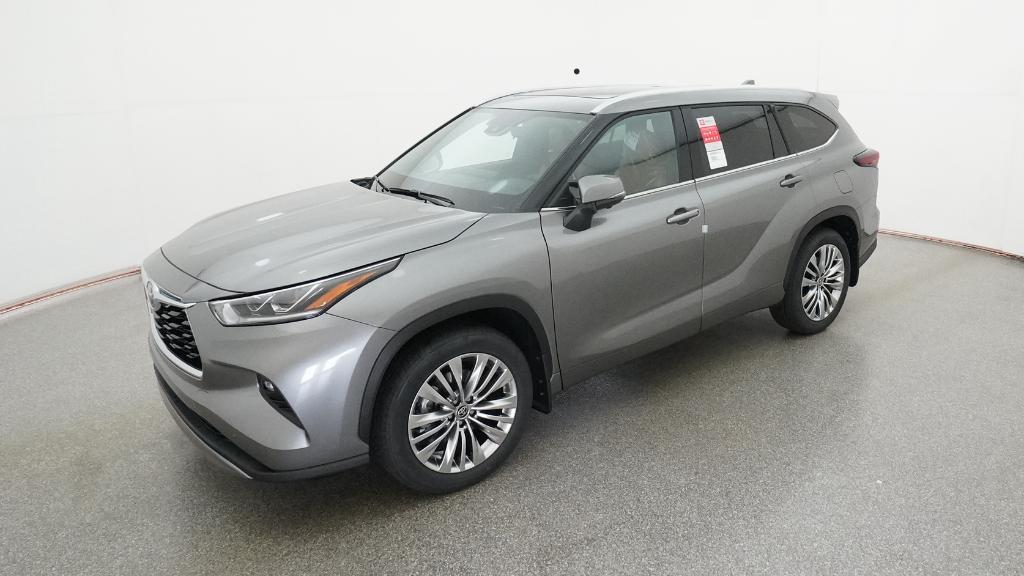 2026 Toyota Highlander Platinum's photo
