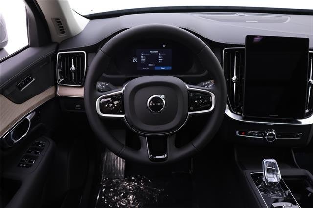 2026 Volvo XC90 Plus photo 12