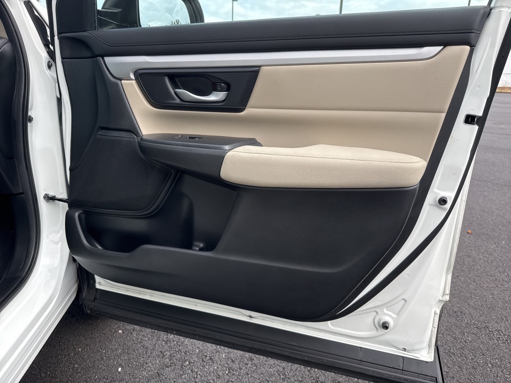 2017 Honda CR-V LX photo 26