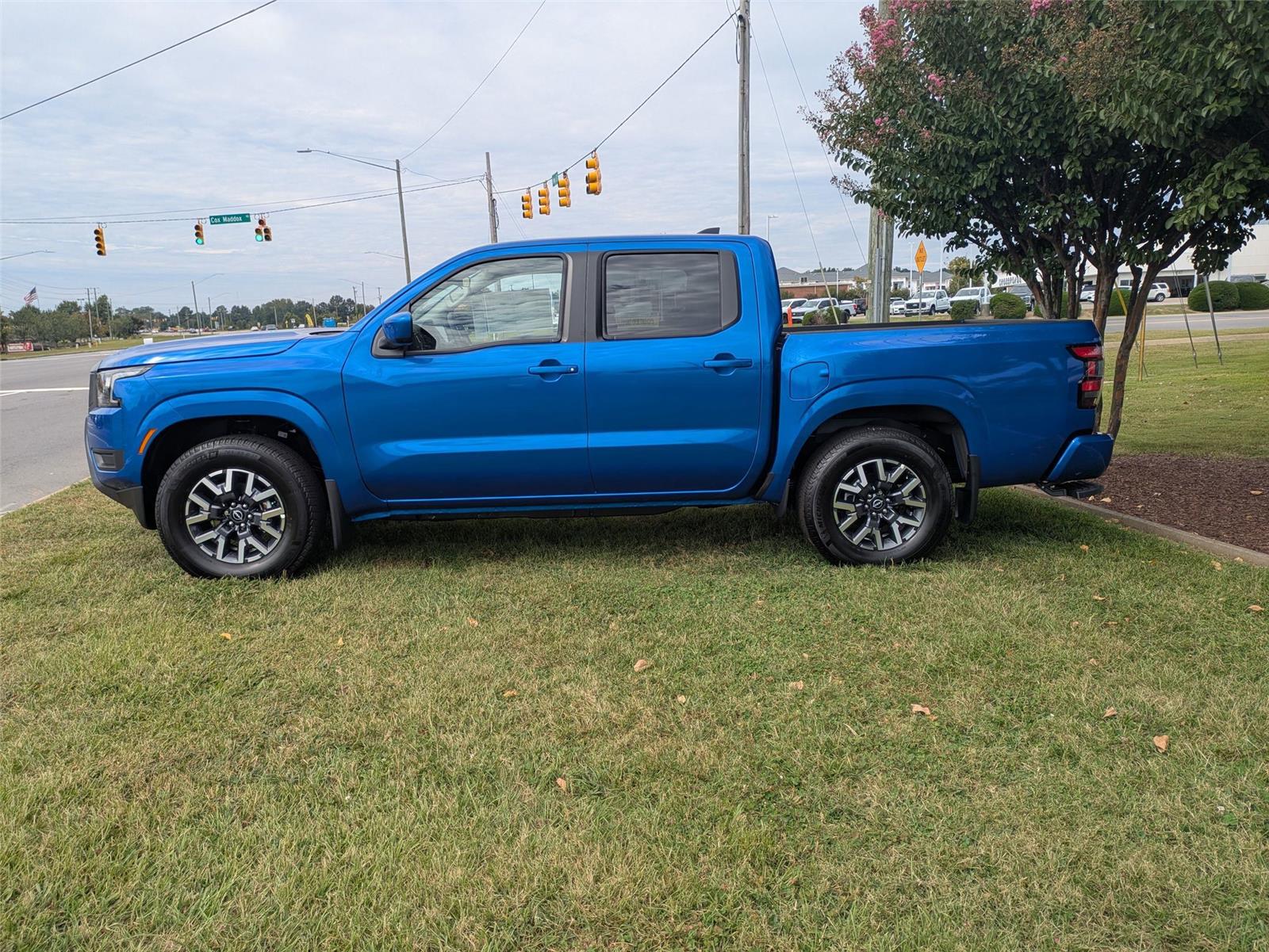 2026 Nissan Frontier SV photo 7