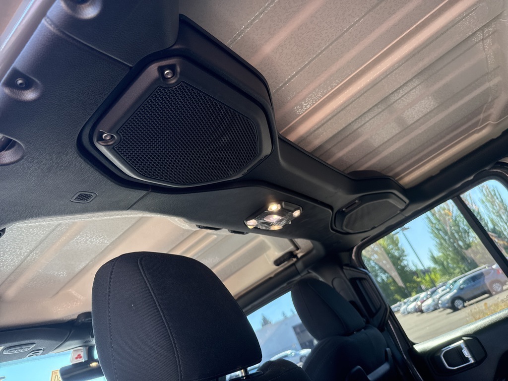 2022 Jeep Wrangler Unlimited Rubicon photo 21