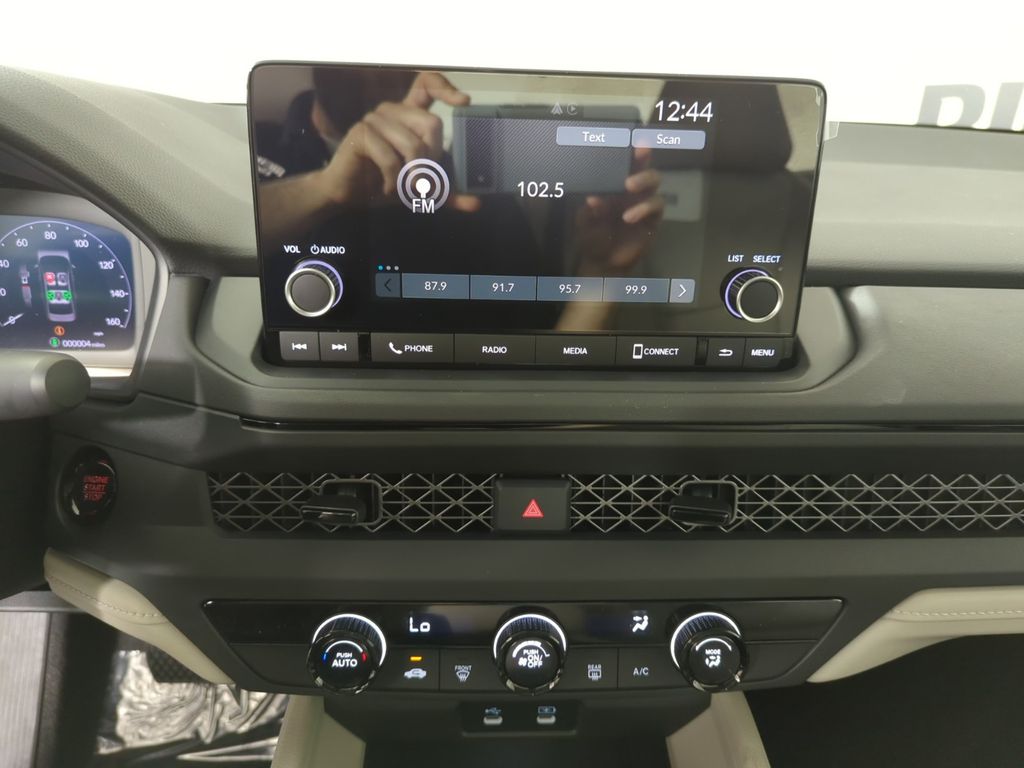 2025 Honda Accord LX 1.5T photo 18