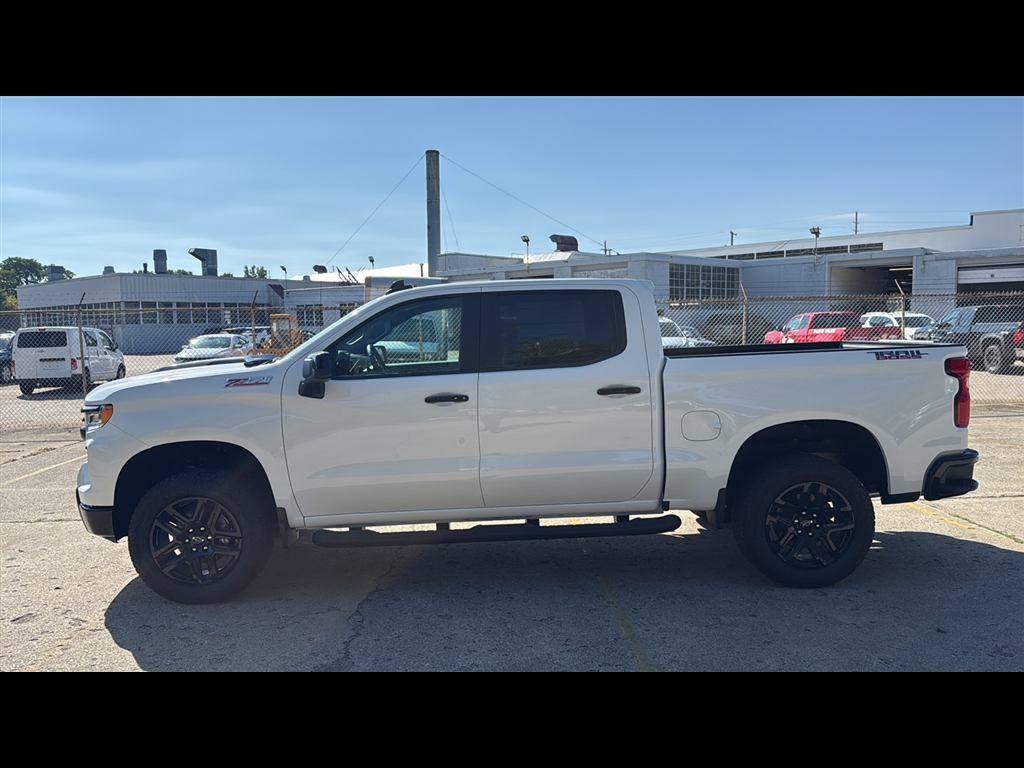 2026 Chevrolet Silverado 1500 LT Trail Boss photo 2