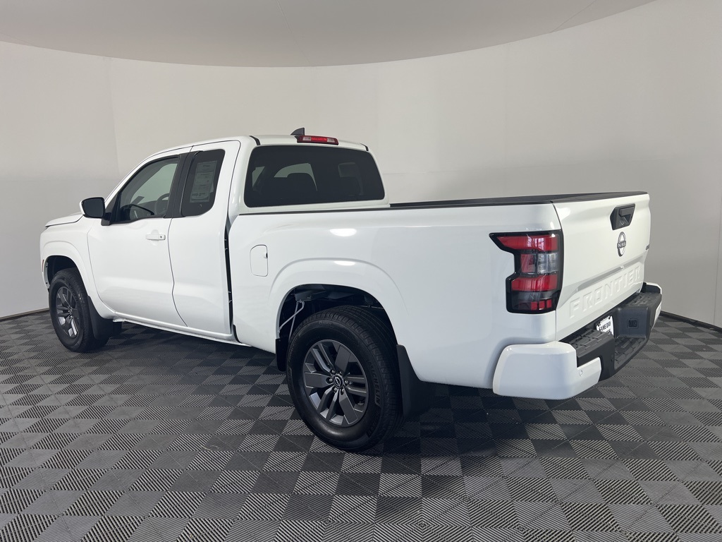 2025 Nissan Frontier SV photo 5