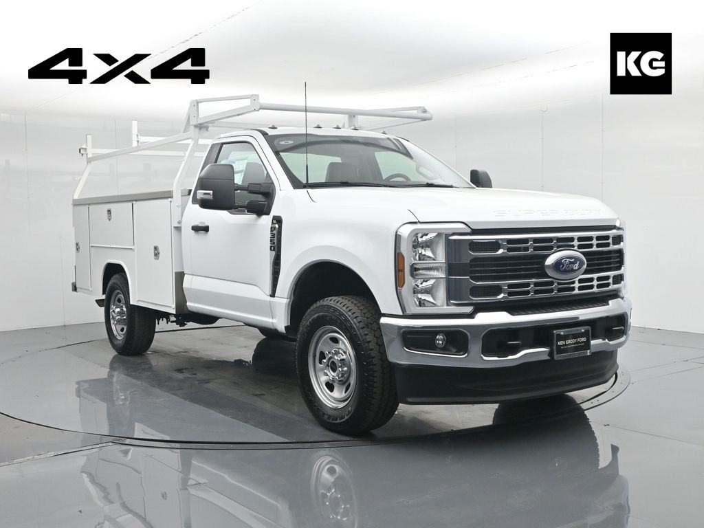 2025 Ford F-350 Super Duty Chassis Cab XLT's photo
