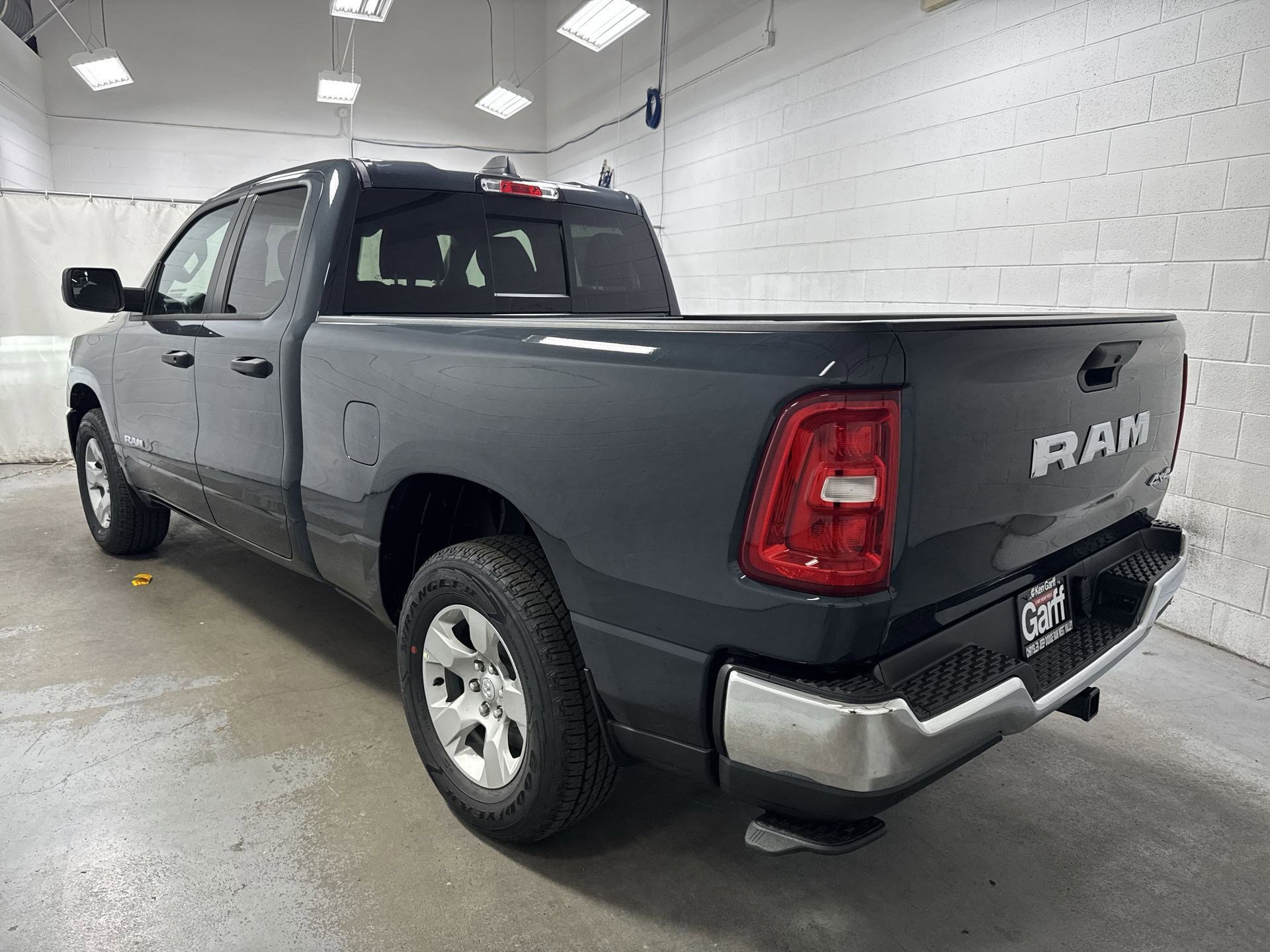 2025 Ram 1500 Tradesman photo 4