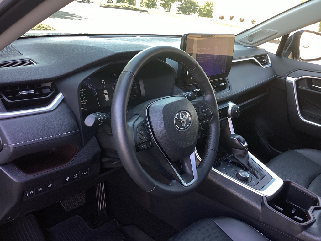 2023 Toyota RAV4 Hybrid Limited photo 5