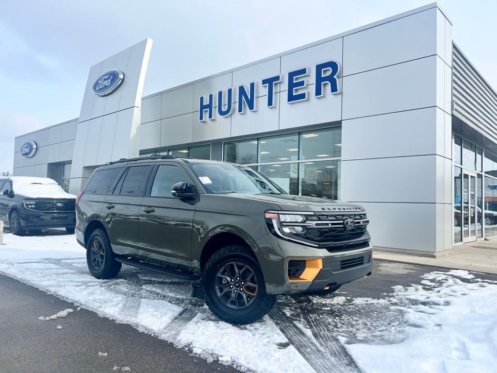 2025 Ford Expedition Tremor's photo