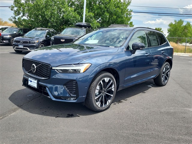 2026 Volvo XC60 Plus's photo