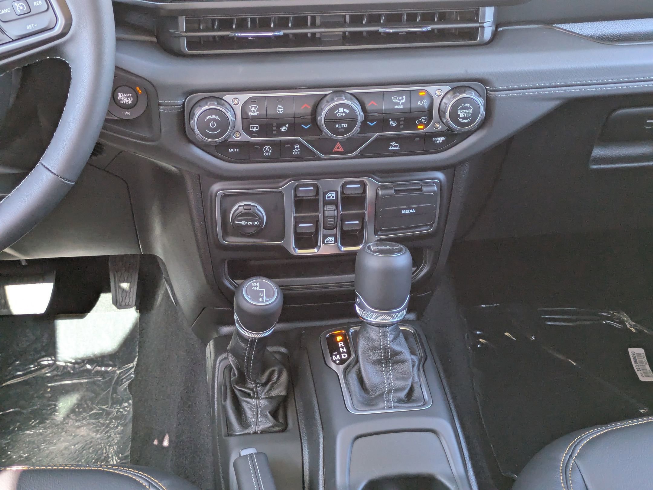 2025 Jeep Gladiator Sport photo 14