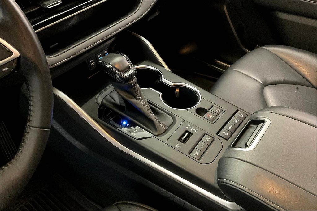 2022 Toyota Highlander XLE photo 14
