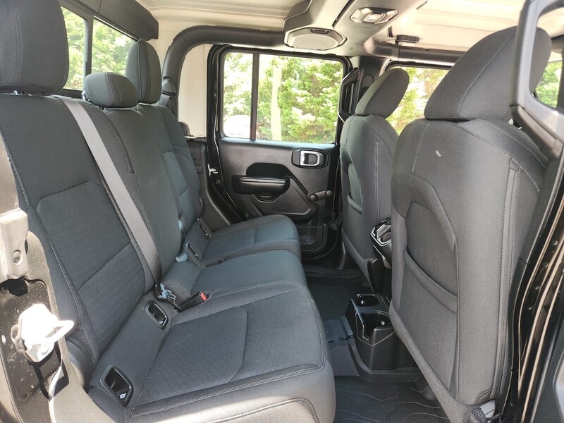 2020 Jeep Gladiator Sport photo 17