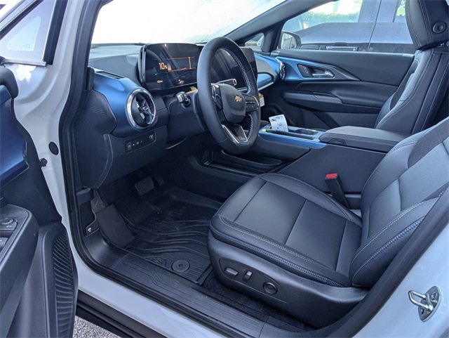 2026 Chevrolet Equinox EV 1LT photo 4