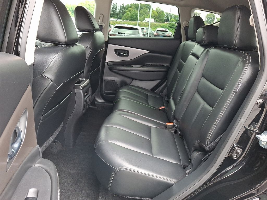 2023 Nissan Murano SV photo 10