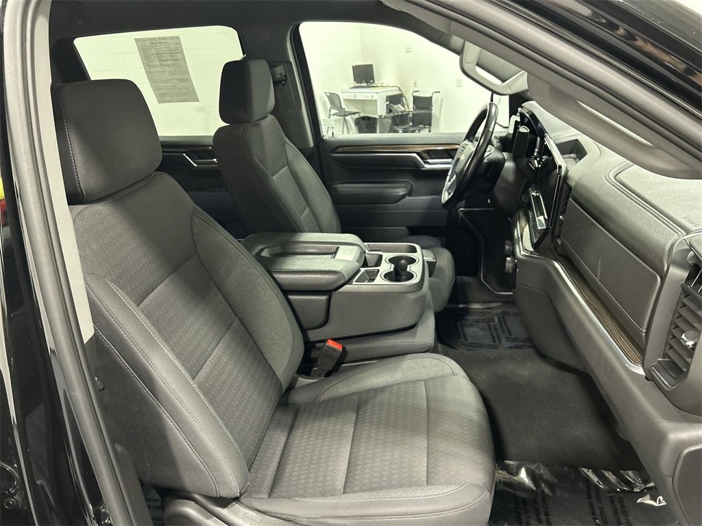 2022 Chevrolet Silverado 1500 LT photo 23