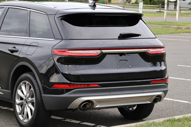 2022 Lincoln Corsair Standard photo 6