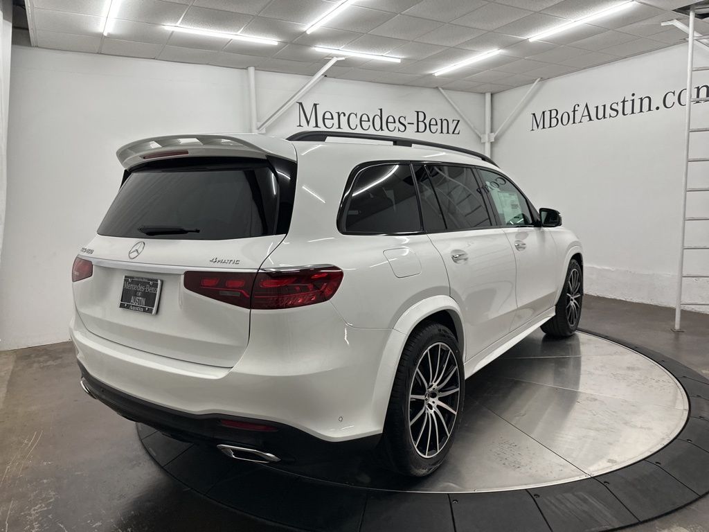 2026 Mercedes Benz GLS 450 4MATIC photo 4