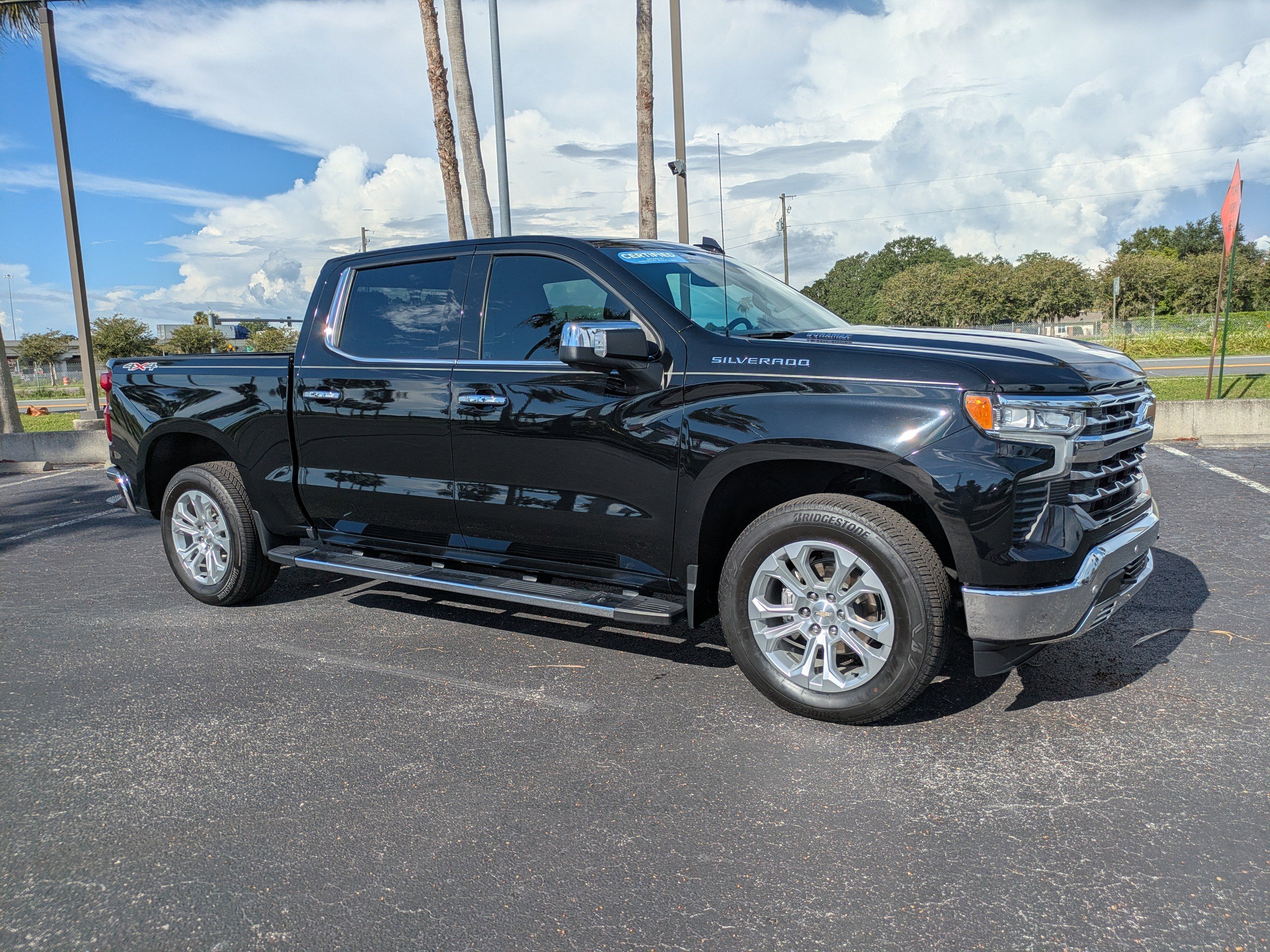 2023 Chevrolet Silverado 1500 LTZ photo 2