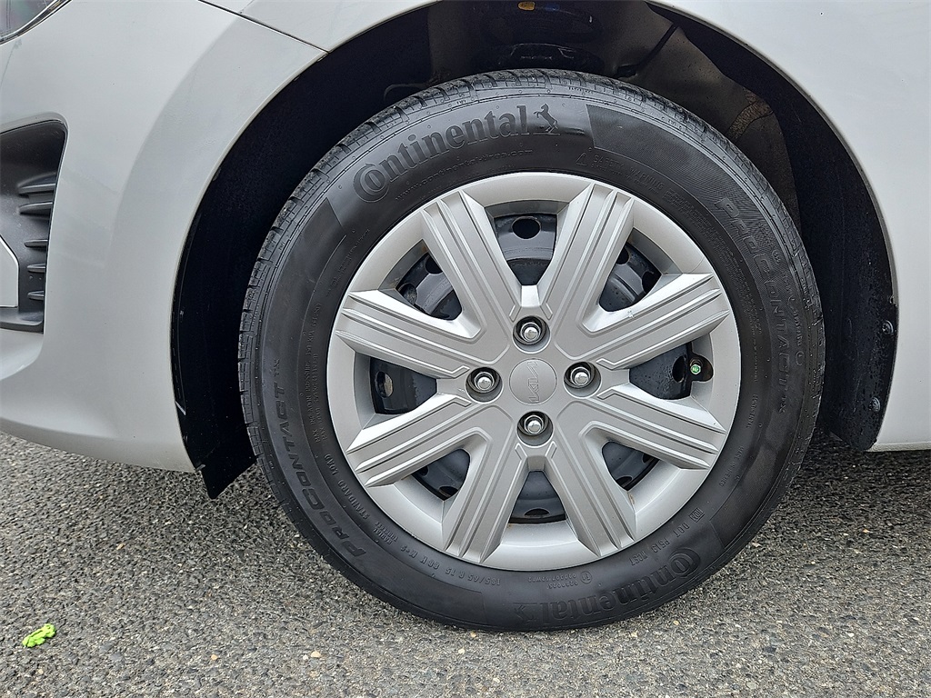 2022 Kia Rio LX photo 9