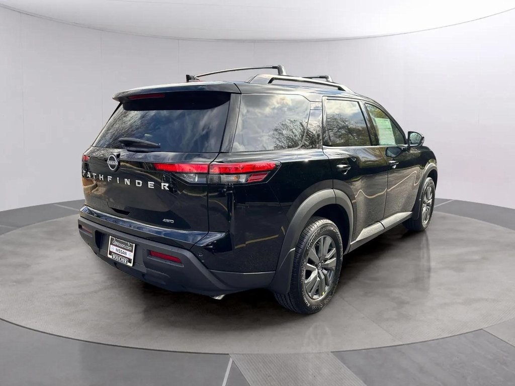 2025 Nissan Pathfinder SV photo 3