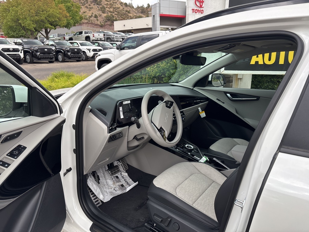 2025 Kia Niro EV Wave photo 11