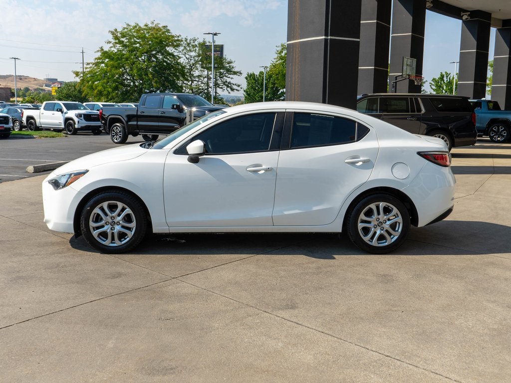 2018 Toyota Yaris iA Base photo 4
