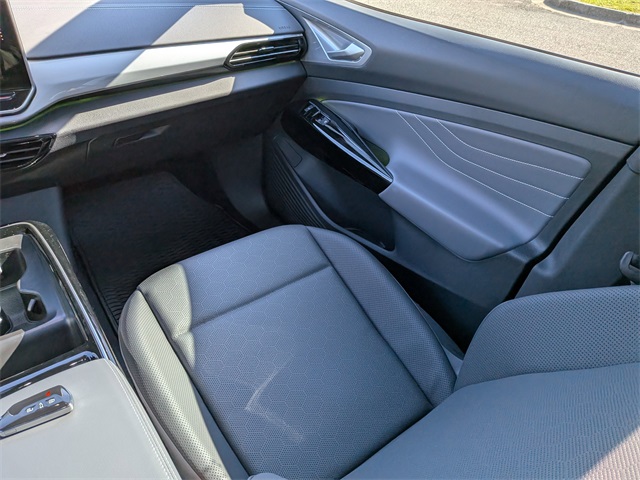 2025 Volkswagen ID.4 Pro S photo 18