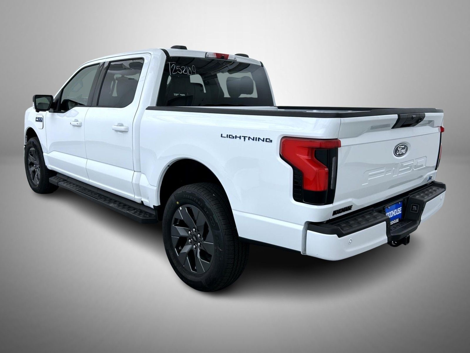 2025 Ford F-150 Lightning photo 7