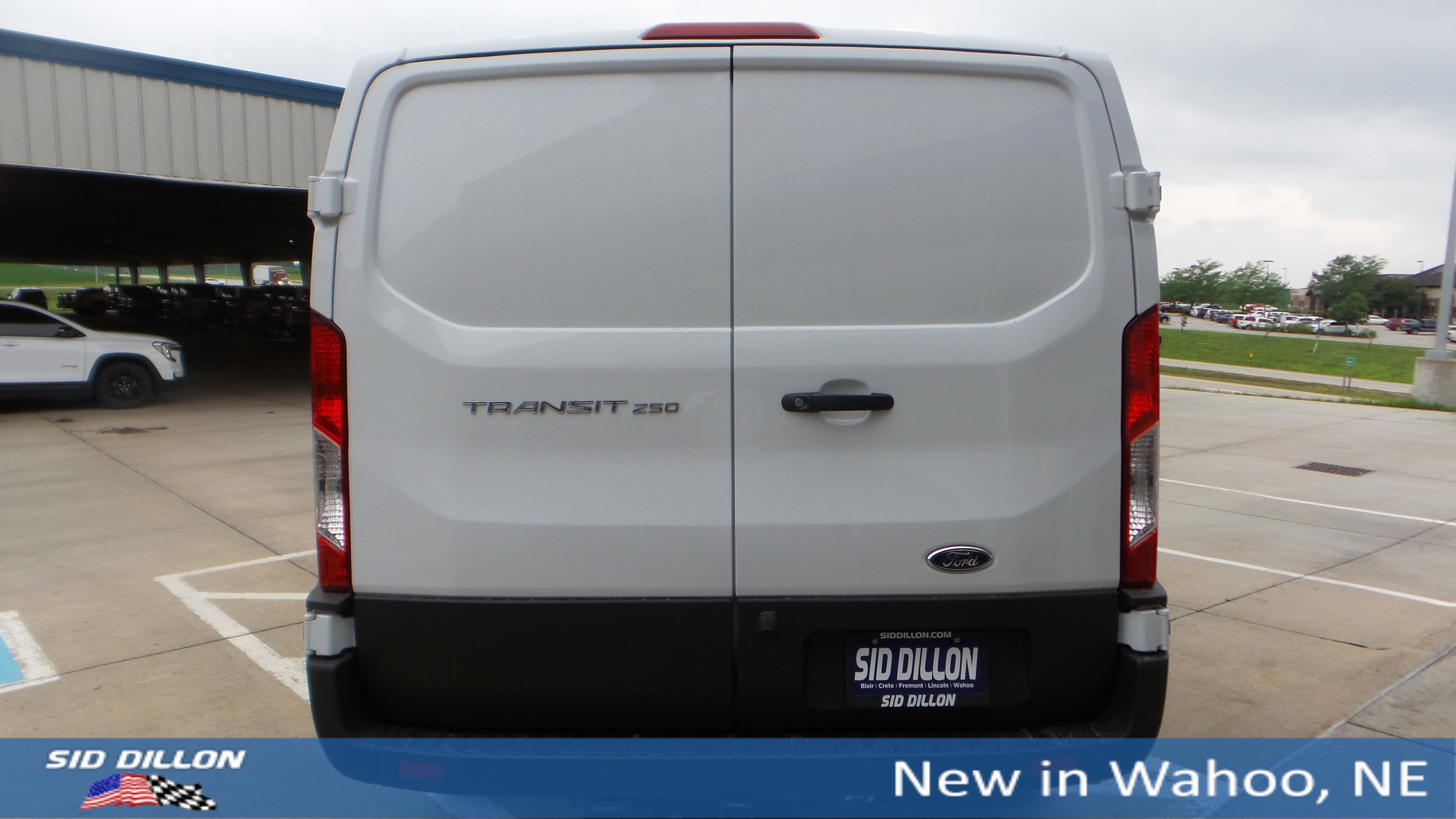 2025 Ford Transit Cargo Van photo 4