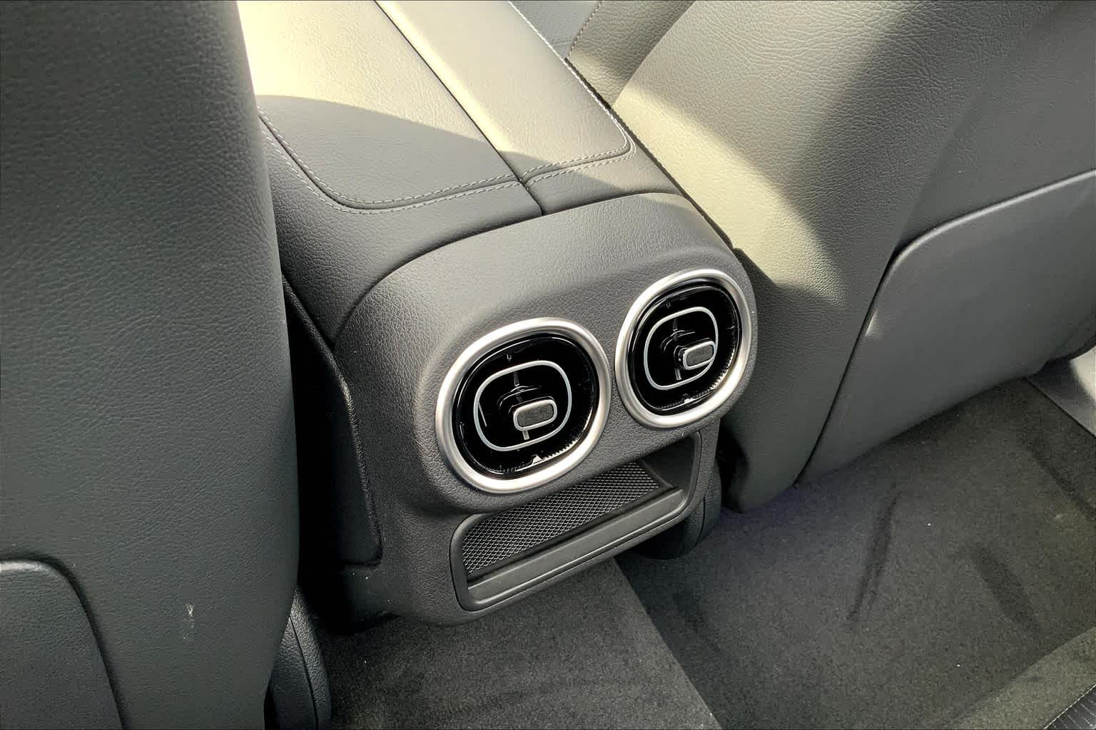2025 Mercedes Benz GLC 300 4MATIC photo 21
