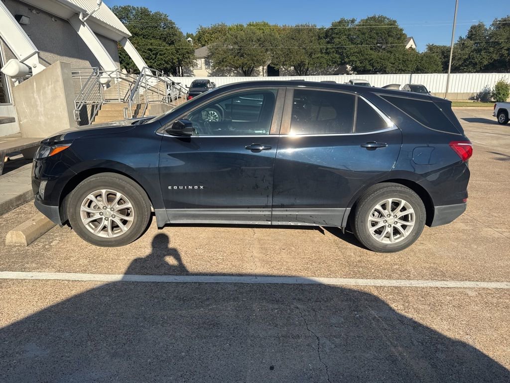 2021 Chevrolet Equinox photo 2
